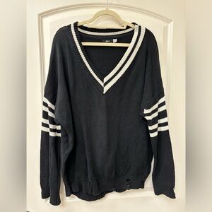 B&W Oversized V-Neck Sweater